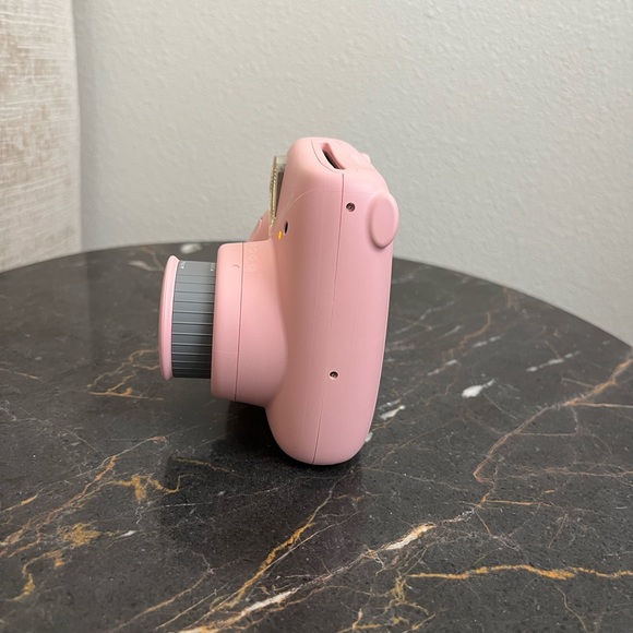 Fujifilm Instax Mini 12 Instant Film Camera (Blossom Pink) - Picture 6 of 10